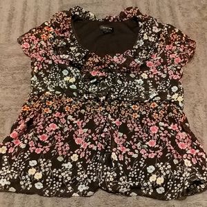 Front buttoned raffles neck top